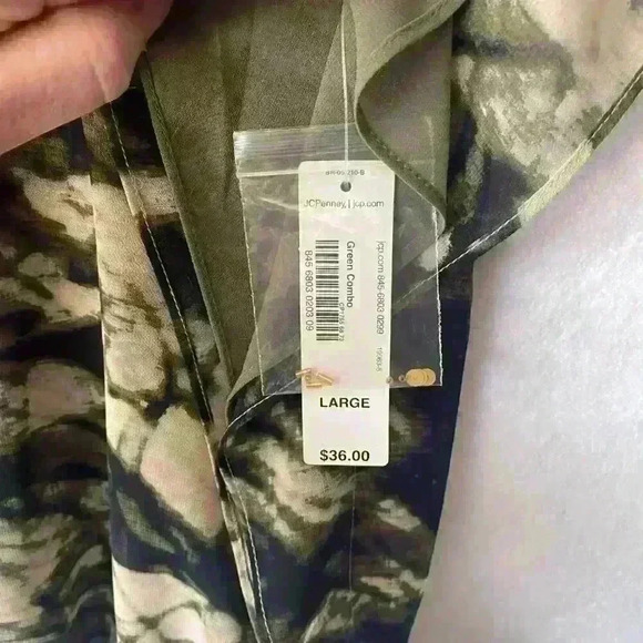 NWT ANA Green Tan Black Short Sleeved Scooped Embellished Neck Blouse Size Large - Picture 6 of 11